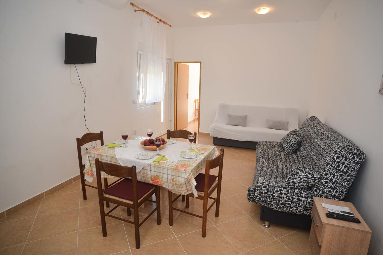 Apartments Lavanda Turanj Exterior foto