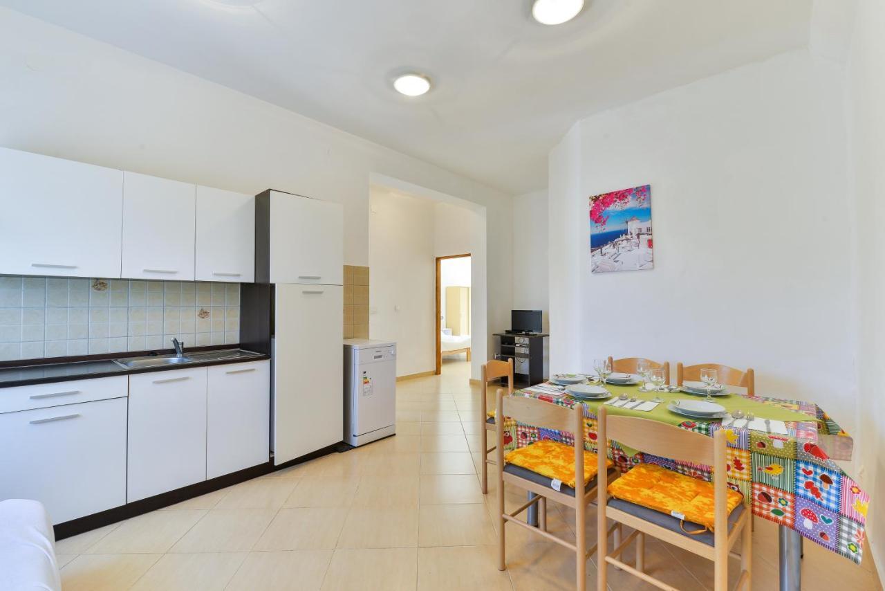 Apartments Lavanda Turanj Exterior foto