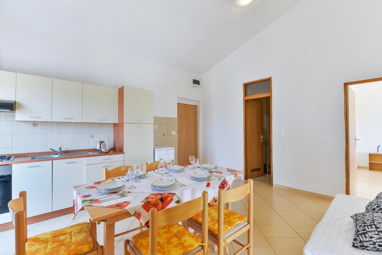 Apartments Lavanda Turanj Exterior foto