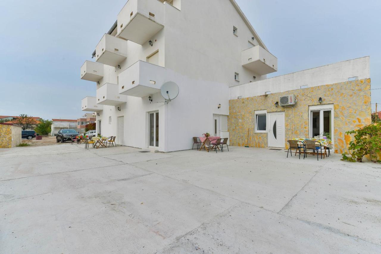 Apartments Lavanda Turanj Exterior foto