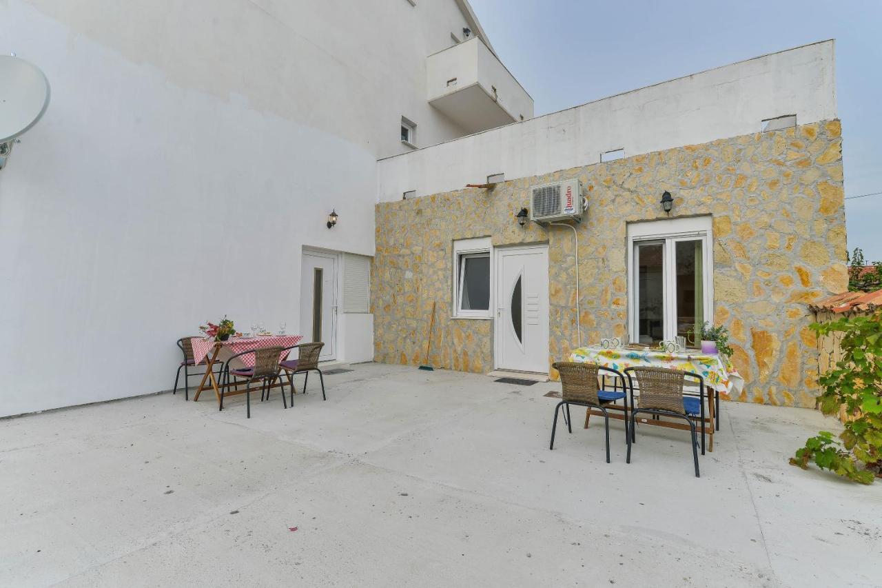 Apartments Lavanda Turanj Exterior foto