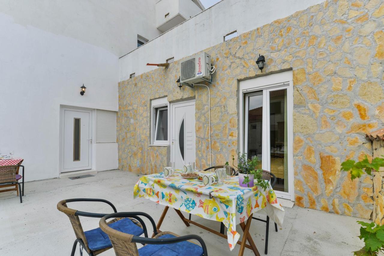 Apartments Lavanda Turanj Exterior foto